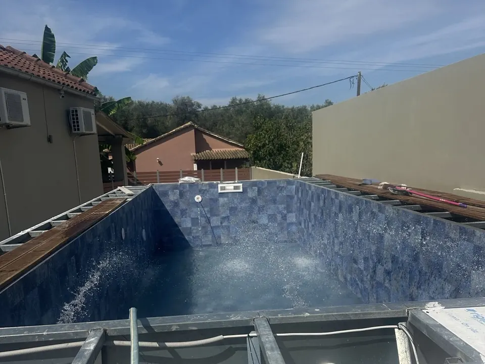 Liner πισίνας με σχέδιο ψηφίδας